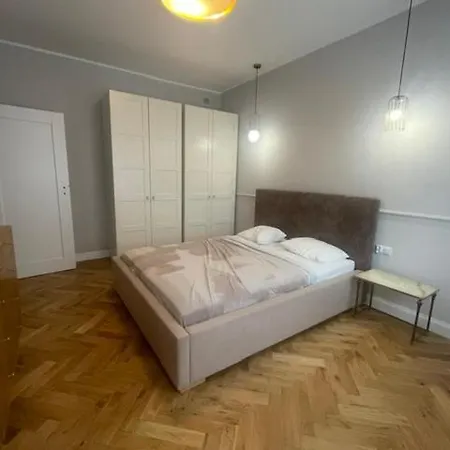 Chodkiewicza Dwie Sypialnie Lägenhet